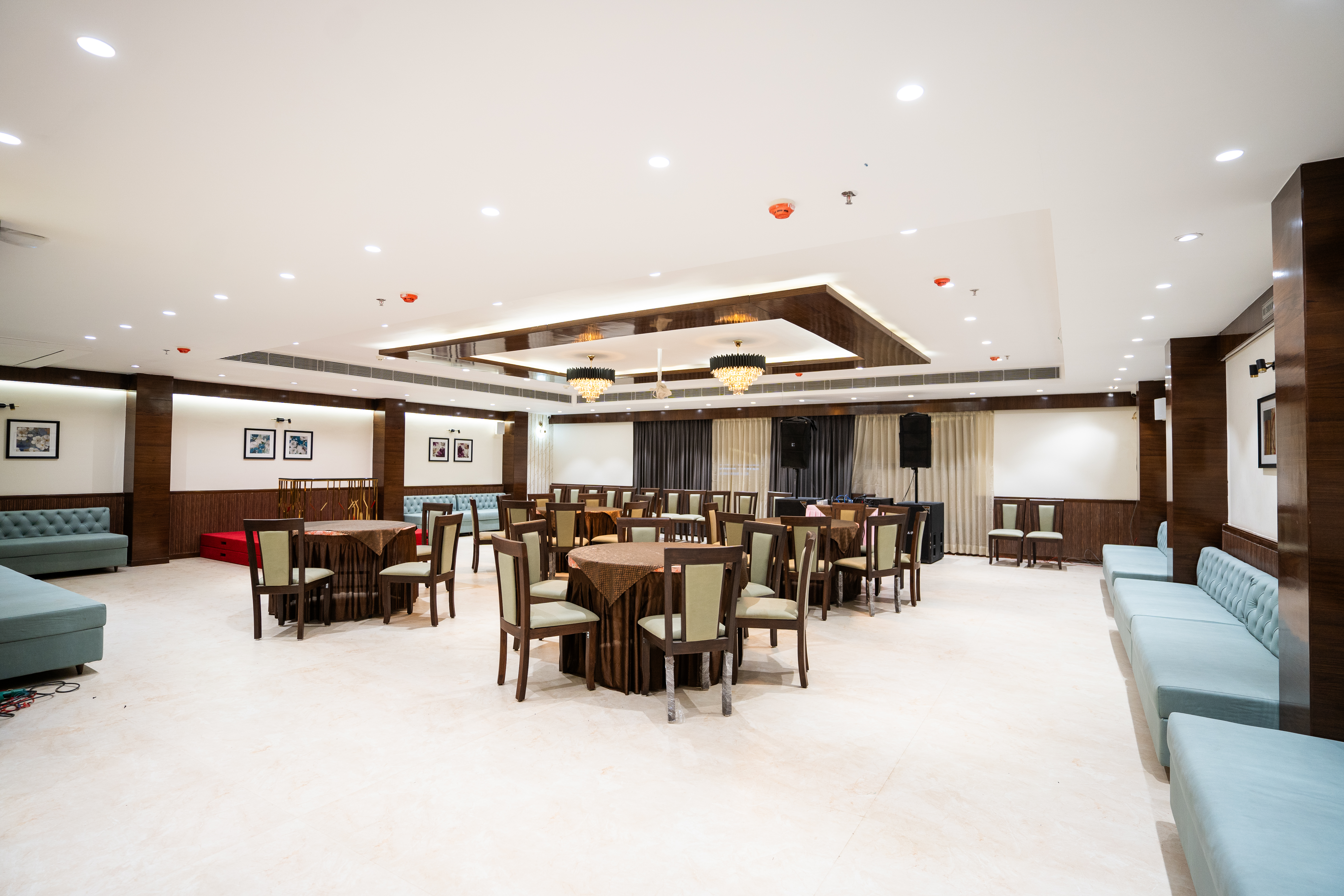 Best Hotel For Families In Bawadiya Kalan Bhopal | Hotel Janki Palace